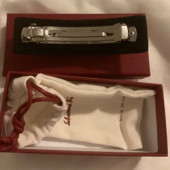 Salvatore Ferragamo Ladies Vara Bow Grosgrain Hairclip